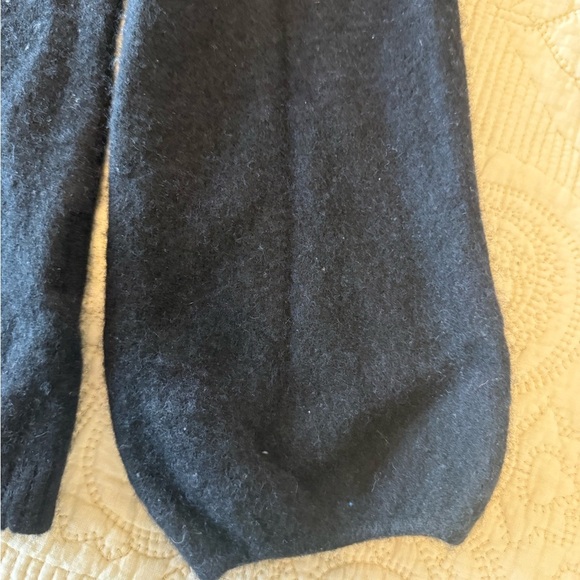 100% CASHMERE black bell sleeve sweater - super soft - women's M - Picture 3 of 8